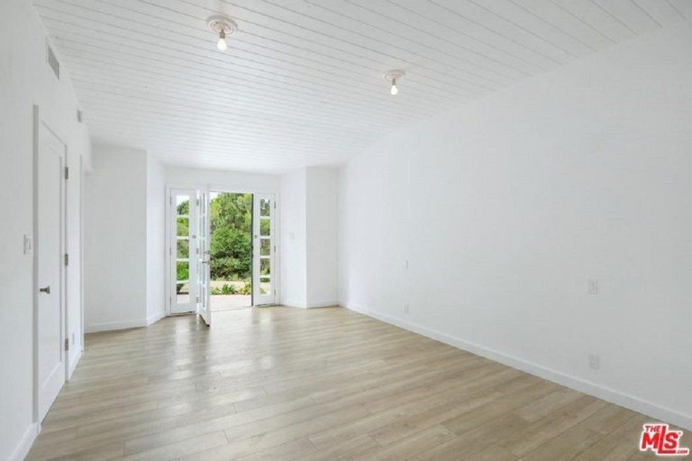 ¿Quieres alquilar una casa de Julia Roberts en Malibú? - Fotocasa Life - Casas de famosos, famosos - Curiosidades - Julia Roberts acaba de poner en alquiler una casa estilo rancho que compró el año pasado por 3,35 millones de euros. Pide 10.000 euros al mes.