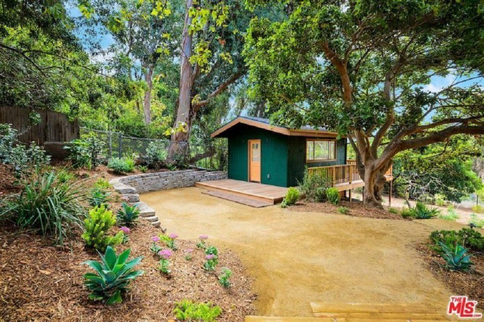 ¿Quieres alquilar una casa de Julia Roberts en Malibú? - Fotocasa Life - Casas de famosos, famosos - Curiosidades - Julia Roberts acaba de poner en alquiler una casa estilo rancho que compró el año pasado por 3,35 millones de euros. Pide 10.000 euros al mes.