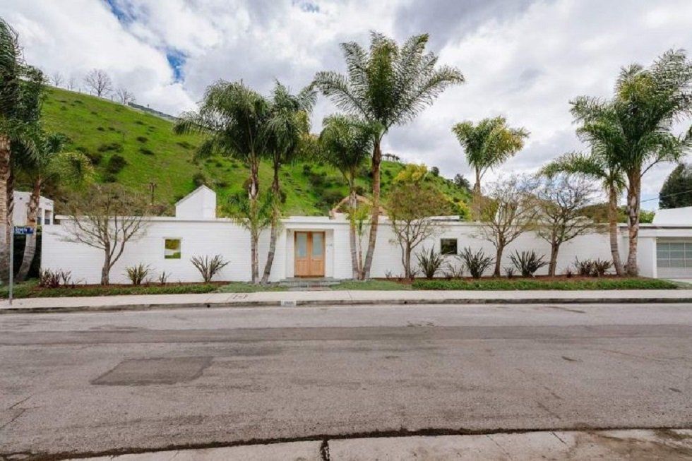 La casa que Taylor Swift ha vendido en Beverly Hills - Fotocasa Life - Casas de famosos, famosos - Curiosidades - Taylor Swift acaba de vender su casa de Beverly Hills. Es una mansión completamente reformada que hemos tenido ocasión de ver al detalle por dentro.