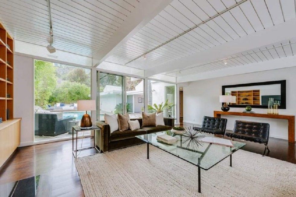 La casa que Taylor Swift ha vendido en Beverly Hills - Fotocasa Life - Casas de famosos, famosos - Curiosidades - Taylor Swift acaba de vender su casa de Beverly Hills. Es una mansión completamente reformada que hemos tenido ocasión de ver al detalle por dentro.