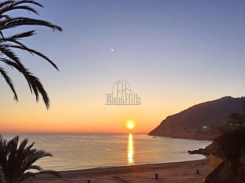 Una casa con acceso directo a la playa - Fotocasa Life - casa de lujo, Casas de lujo, mansión de lujo, playa, viviendas de lujo - Curiosidades - Esta casa tiene acceso directo a la playa. Pero ojo, que no es una casa cualquiera: se trata de una mansión de lujo que cuesta 18 millones de euros.