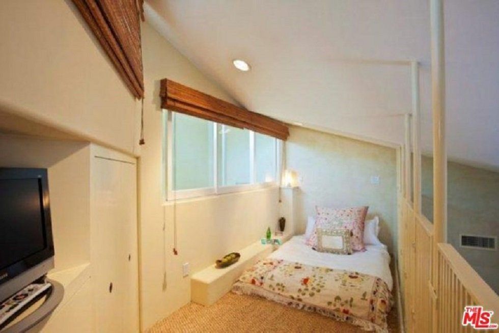 La casa que ha vendido Sandra Bullock en Hollywood - Fotocasa Life - Casas de famosos, famosos - Curiosidades - La actriz Sandra Bullock acaba de vender una de sus casas, situada en Hollywood Hills. Se trata de una vivienda con unas imponentes vistas a Los Ángeles.