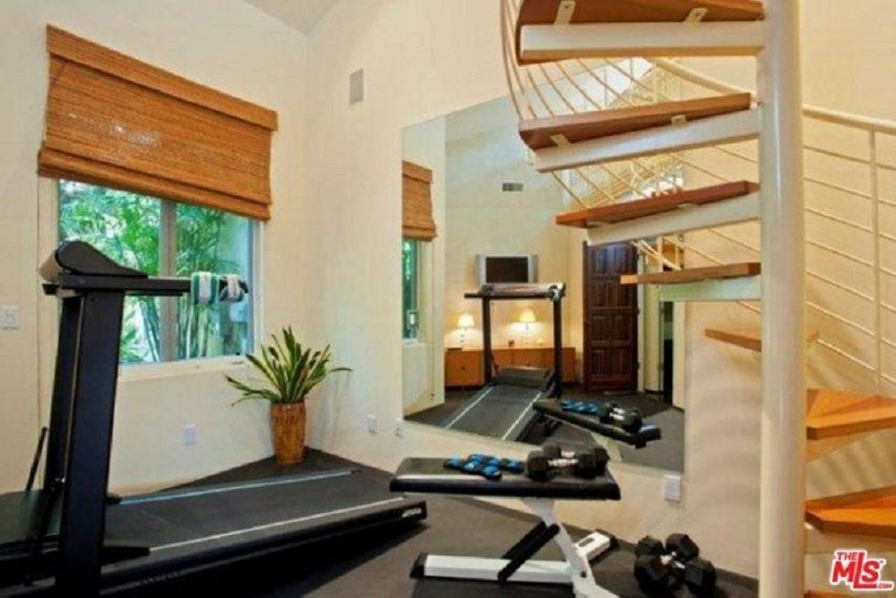 La casa que ha vendido Sandra Bullock en Hollywood - Fotocasa Life - Casas de famosos, famosos - Curiosidades - La actriz Sandra Bullock acaba de vender una de sus casas, situada en Hollywood Hills. Se trata de una vivienda con unas imponentes vistas a Los Ángeles.