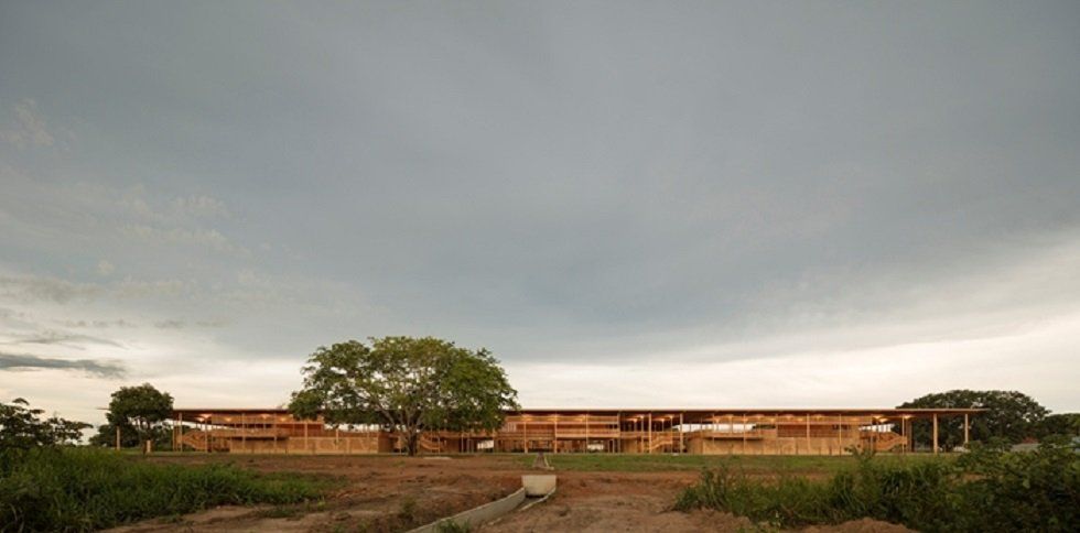 Un internado de Brasil, mejor edificio del mundo de este año - Fotocasa Life - Casas curiosas - Curiosidades - Se llama Children Village (el pueblo de los niños), está construido con madera y ladrillos de adobe y ha sido considerado el mejor edificio del mundo.
