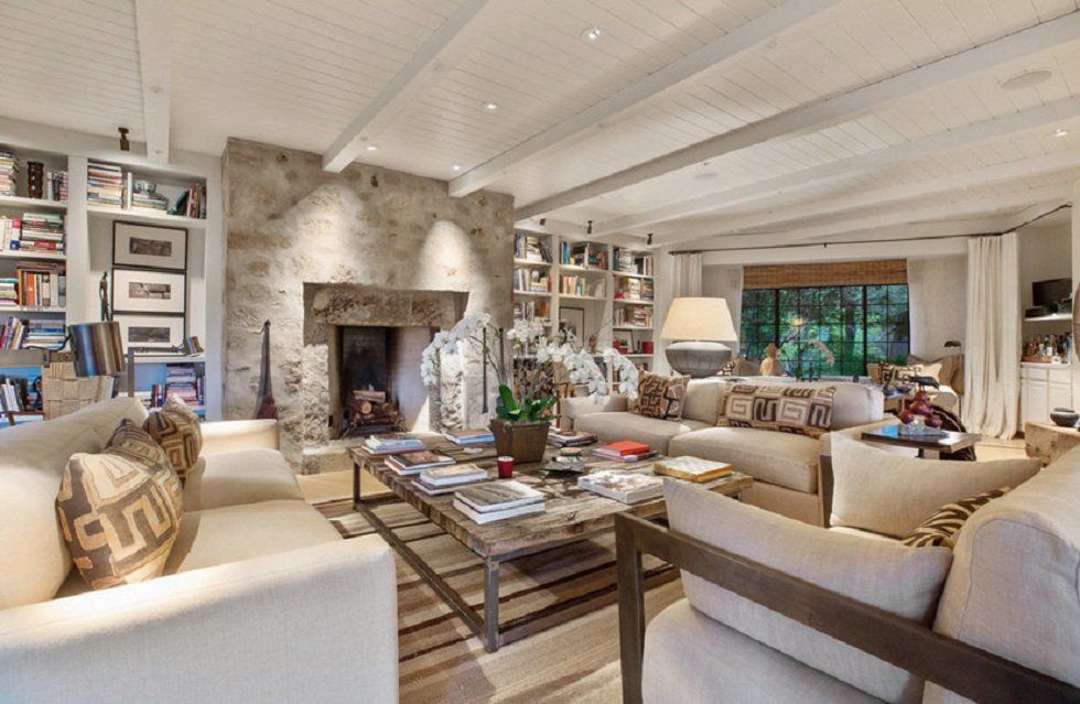 Robert Redford vende su casa en el valle de Napa - Fotocasa Life - Casas de famosos, famosos - Curiosidades - Robert Redford ha puesto en venta su casa en el valle de Napa. A sus 82 años cumplidos y ya finalmente retirado del mundo del cine, el actor y director y su mujer, la pintora Sibylle Szaggars Redford, han decidido dejar su hogar en medio de viñedos y mudarse a la zona de la bahía de California para estar más cerca de su familia. Podría ser la historia de cualquier otra persona de su edad, pero pocas cuentan con una mansión como esta para completar la jubilación.