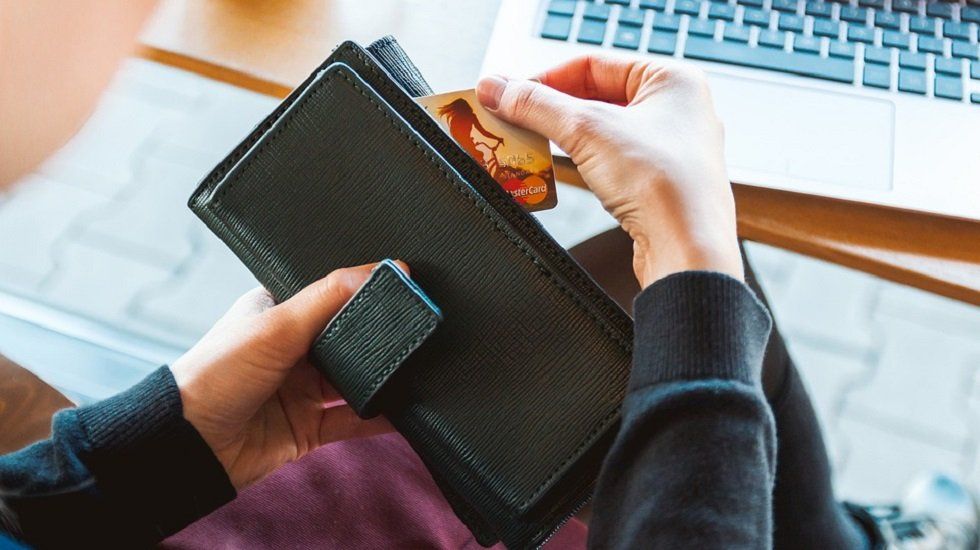 Ya pagamos con tarjeta un 26% más que al inicio de la crisis