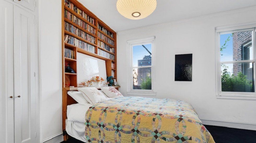Björk vende su ático en Brooklyn - Fotocasa Life - Casas de famosos, famosos - Curiosidades - Björk acaba de poner a la venta una vivienda espectacular por casi 8 millones de euros. Tiene unas vistas impresionantes al skyline de Manhattan.