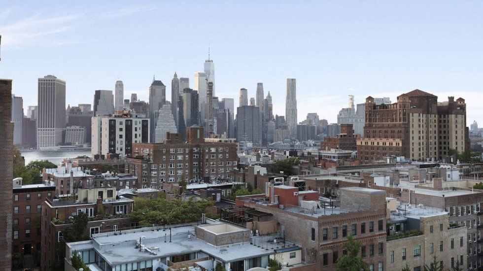 Björk vende su ático en Brooklyn - Fotocasa Life - Casas de famosos, famosos - Curiosidades - Björk acaba de poner a la venta una vivienda espectacular por casi 8 millones de euros. Tiene unas vistas impresionantes al skyline de Manhattan.