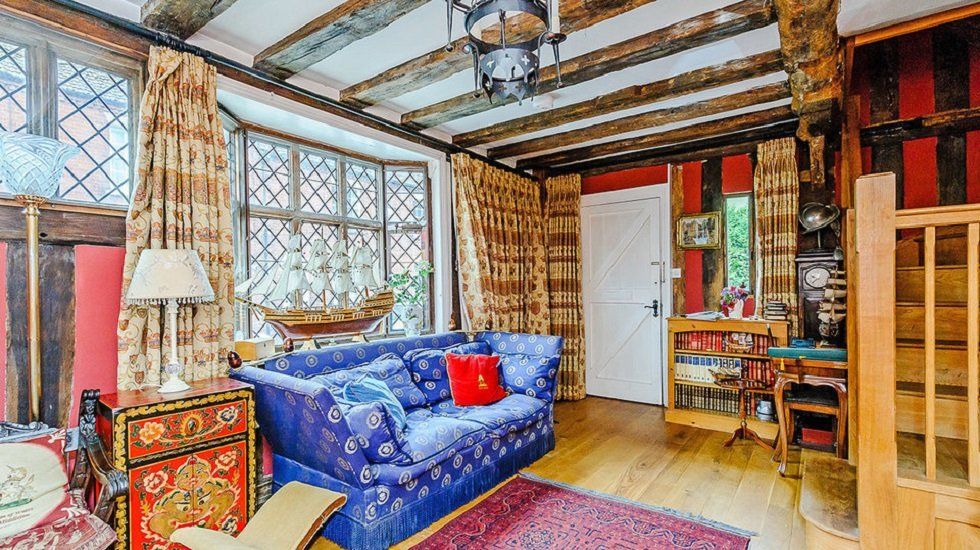 La casa donde nació Harry Potter cuesta de vender - Fotocasa Life - Casas curiosas, Casas de famosos, famosos - Curiosidades - Se hizo mundialmente famosa porque apareció en una de las películas de Harry Potter. Es la casa donde nació el mago. Pero cuesta de vender.