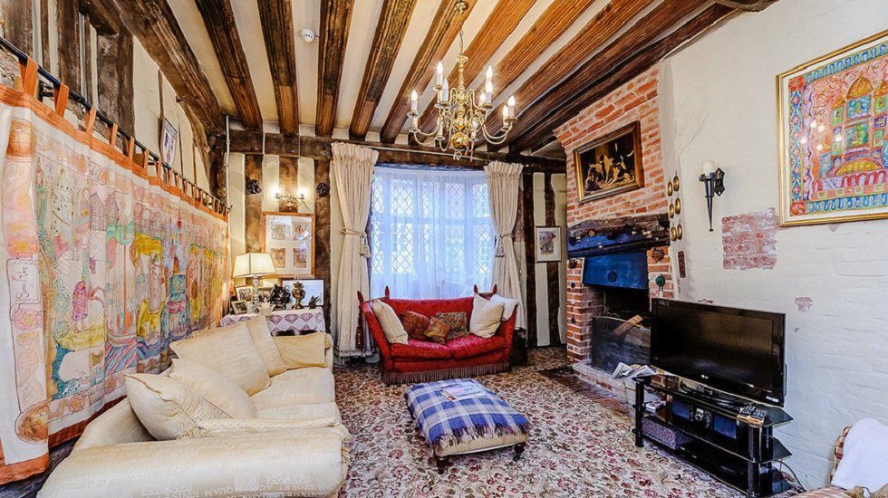 La casa donde nació Harry Potter cuesta de vender - Fotocasa Life - Casas curiosas, Casas de famosos, famosos - Curiosidades - Se hizo mundialmente famosa porque apareció en una de las películas de Harry Potter. Es la casa donde nació el mago. Pero cuesta de vender.