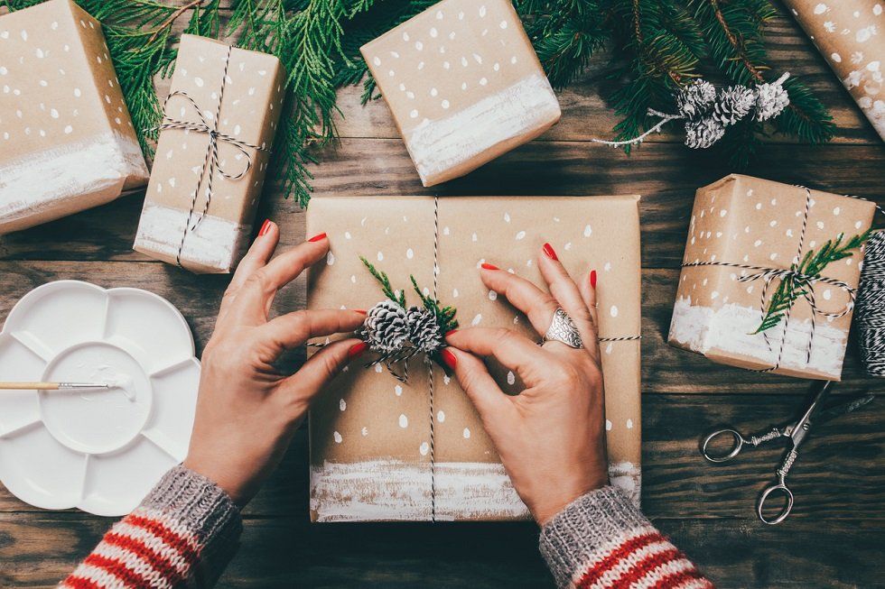Ideas para conseguir la decoración navideña perfecta en casa - Fotocasa Life - Árbol de navidad, Decoración de navidad, Mesas de navidad, Navidad - Decoración - Cada año nos proponemos cambiar la decoración navideña de casa, pero... ¿lo conseguimos? Con estas ideas conseguirás el toque perfecto.