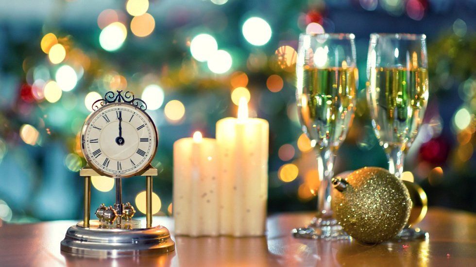 Cómo preparar tu casa para Nochevieja - Fotocasa Life - Complementos decorativos, decoración, Decorar la mesa - Decoración - ¿Ya sabes cómo decorarás tu casa en fin de año? habitissimo nos aporta varias ideas de cómo preparar nuestra casa para Nochevieja.