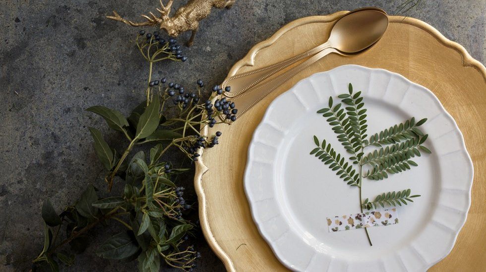Cómo hacer que esta Navidad nuestro hogar brille con tonos dorados - Fotocasa Life - Decoración de navidad, Navidad - Hogar, Inspiración - ¿Cómo podríamos conseguir que esta Navidad nuestra casa esté a la última? Una de las claves es incorporar el oro a tonos fríos, cálidos o neutros al hogar.