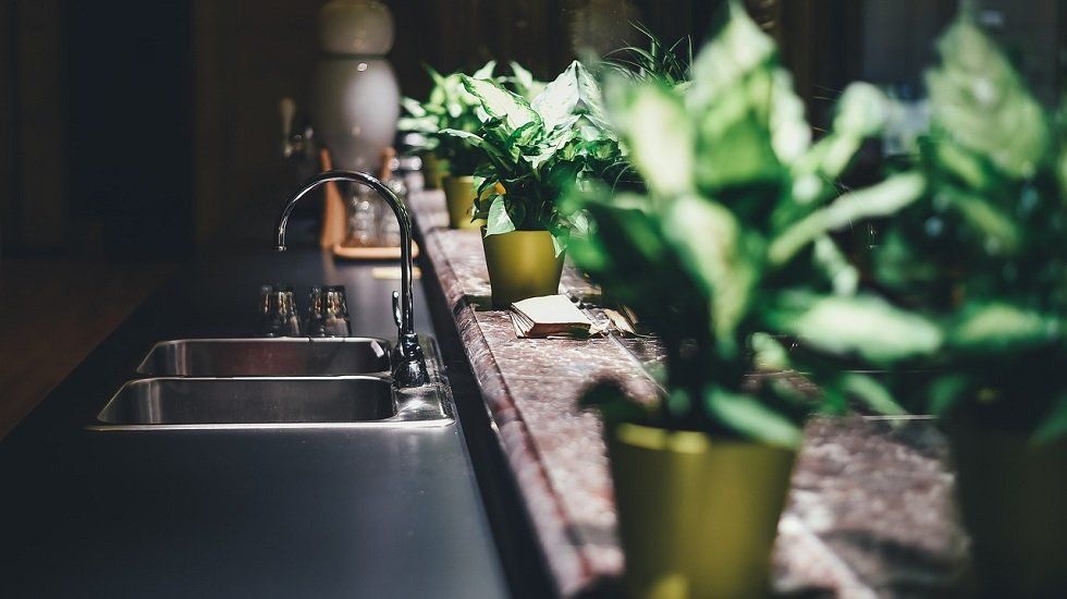 Cómo mejorar la calidad del agua en la vivienda - Fotocasa Life - Agua - Hogar - La calidad del agua en nuestros hogares es muy importante. Cuida tu Casa te ofrece una serie de consejos prácticos para mejorarla.