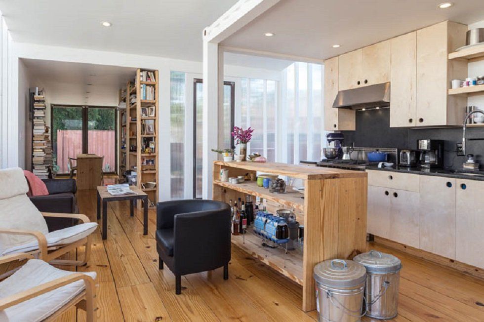 ¿Te imaginas vivir dentro de un contenedor? - Fotocasa Life - Casas curiosas - Curiosidades - Son fuertes, amplios y resistentes. Y no resultan caros. Los grandes contenedores de mercancías se pueden reutilizar para construir viviendas.