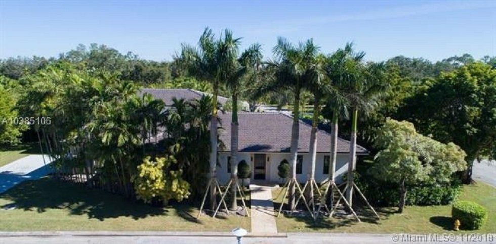 Enrique Iglesias y Anna Kurnikova venden casa reformada - Fotocasa Life - Casas de famosos, famosos - Curiosidades - Enrique Iglesias y Anna Kurnikova han puesto a la venta una casa que compraron en 2015 y que estaba destinada para los abuelos de ella.