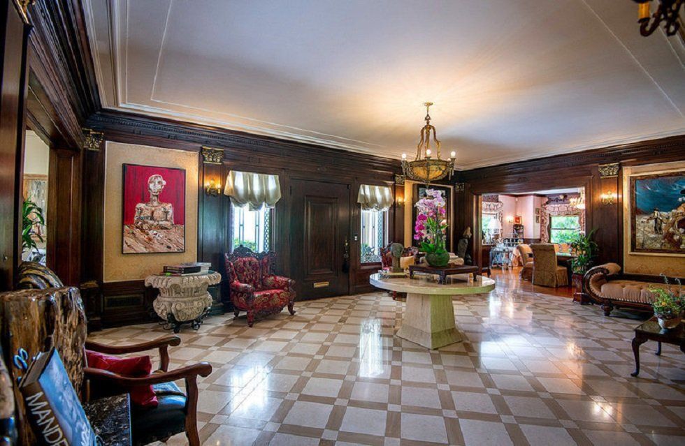 En venta la que fue la mansión del boxeador Muhammad Ali - Fotocasa Life - casa de lujo, Casas de famosos, Casas de lujo, famosos, mansión de lujo, viviendas de lujo - Curiosidades - La legendaria casa en la que vivió Muhammad Ali ha salido a la venta tras pasar por las manos de múltiples propietarios. Así es por dentro.