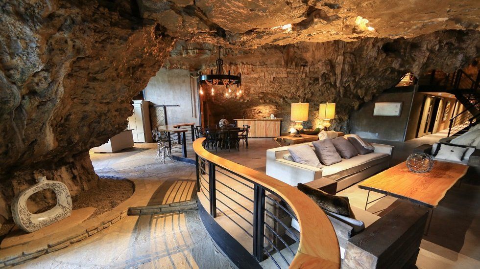 Una mansión en una cueva con estalactitas incluidas - Fotocasa Life - Casas curiosas - Curiosidades - Es una cueva convertida en mansión, que además tiene estalactitas naturales. Fue concebida como refugio, pero puede servir como vivienda.