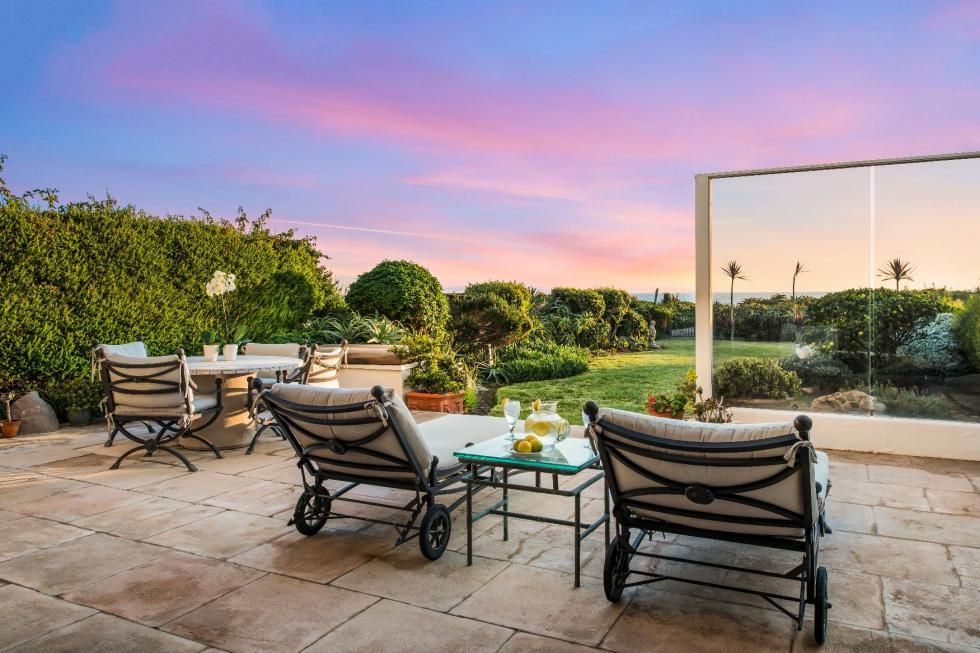 A la venta la última casa de vacaciones de Frank Sinatra - Fotocasa Life - Casas de famosos, famosos - Curiosidades - Más de 20 años después de su muerte, sale a la venta por 11,3 millones de euros la casa de verano favorita del legendario Frank Sinatra.