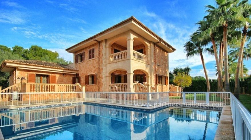 Casas con encanto en pueblos tranquilos: la combinación perfecta - Fotocasa Life casas-encanto-villa-fantasia