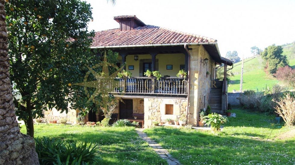 Casa palacio en Villaviciosa
