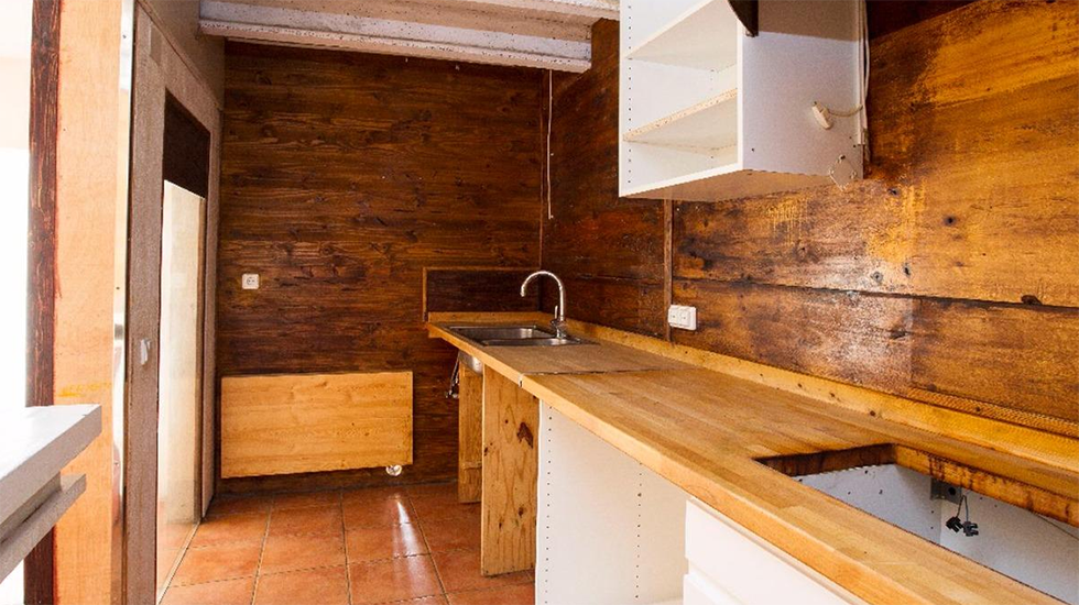 Chollazos por menos de 95.000 euros - Fotocasa Life - Ahorro, casas baratas, Comprar una vivienda, Compraventa de vivienda, fotocasa, Pisos baratos, zonas baratas - Inspiración - Si hablamos de suerte seguro que lo primero que se nos viene a la mente es el dinero, concretamente uno de los grandes premios que otorga la lotería. Sin embargo, la suerte también se encuentra en aquellas viviendas cuyo precio de mercado se sitúa por debajo de las características que ofrece. Sí, los hemos encontrado, ¡descubre los chollazos de Fotocasa!