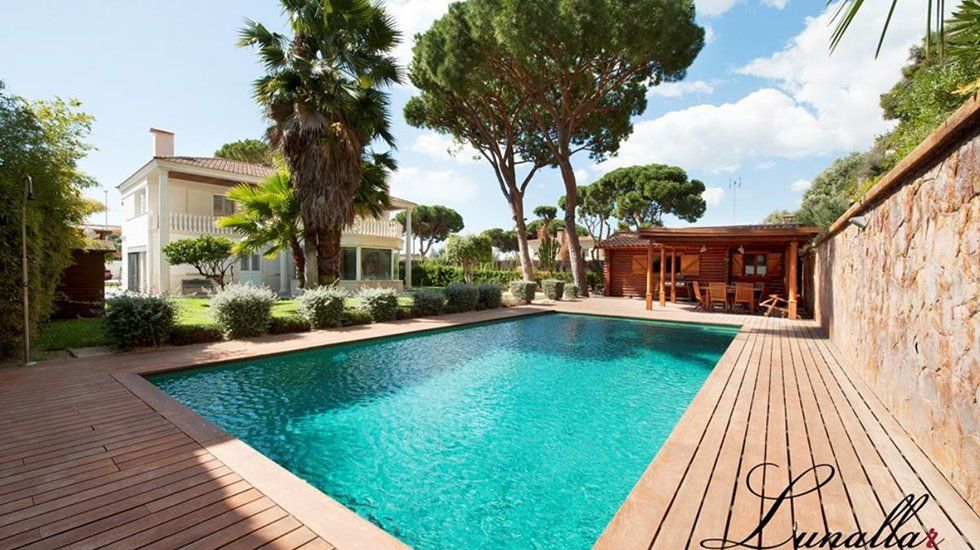 Encuentra las casas con piscina más baratas