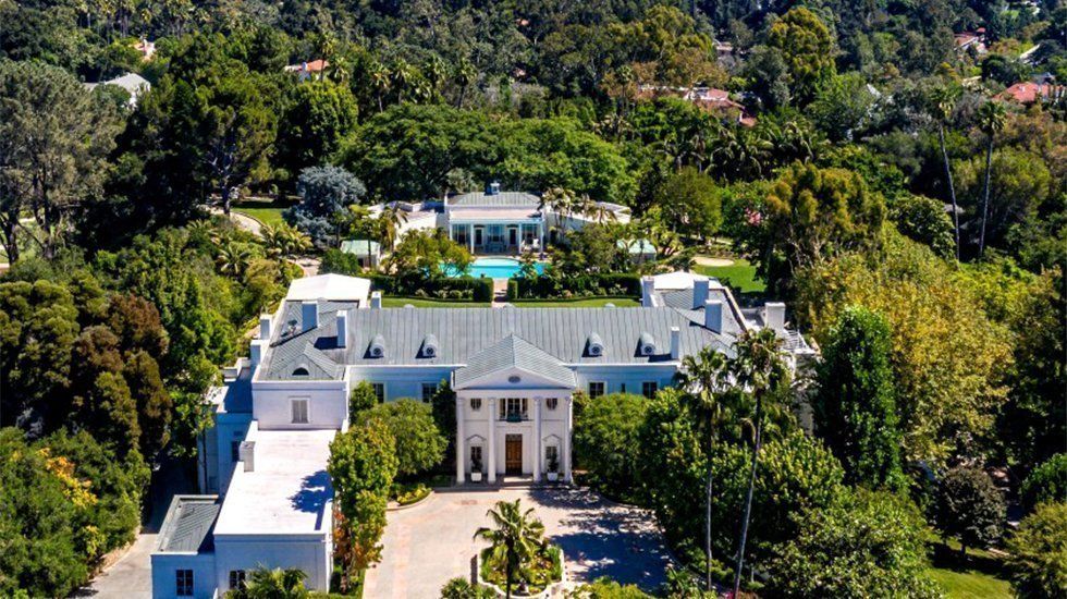 La propiedad más famosa de Bel Air, la Casa encantada, sale a la venta