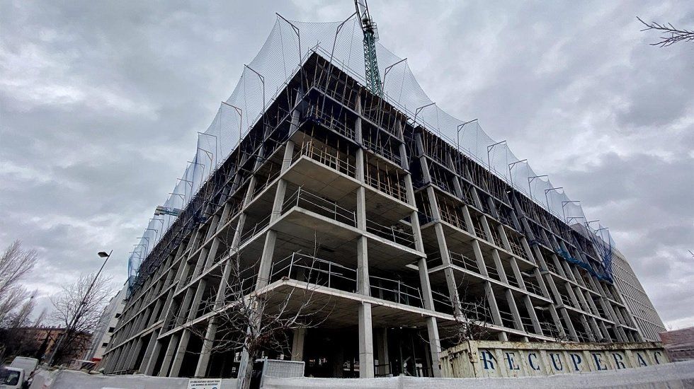 El mercado inmobiliario sigue sin recuperar tono, según el BBVA