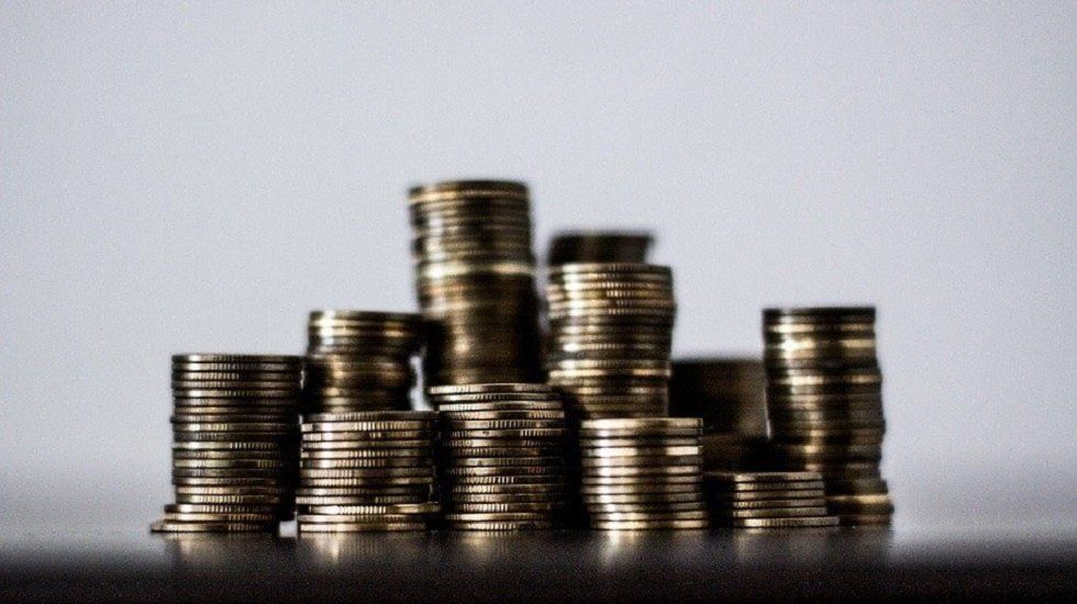 La diferencia de renta entre comunidades autónomas se reduce a la mitad