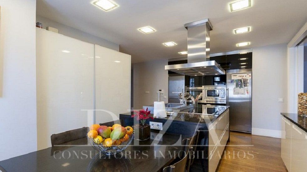 Cocinas amplias para disfrutar en familia