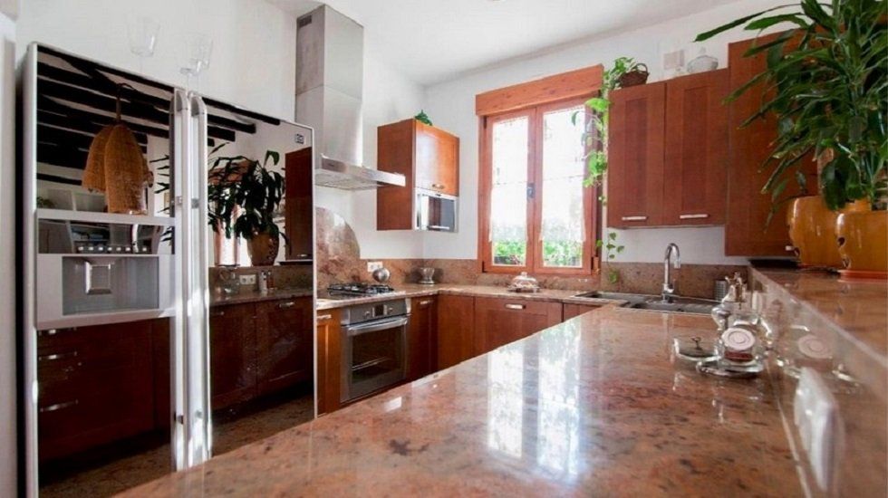 Cocinas amplias para disfrutar en familia