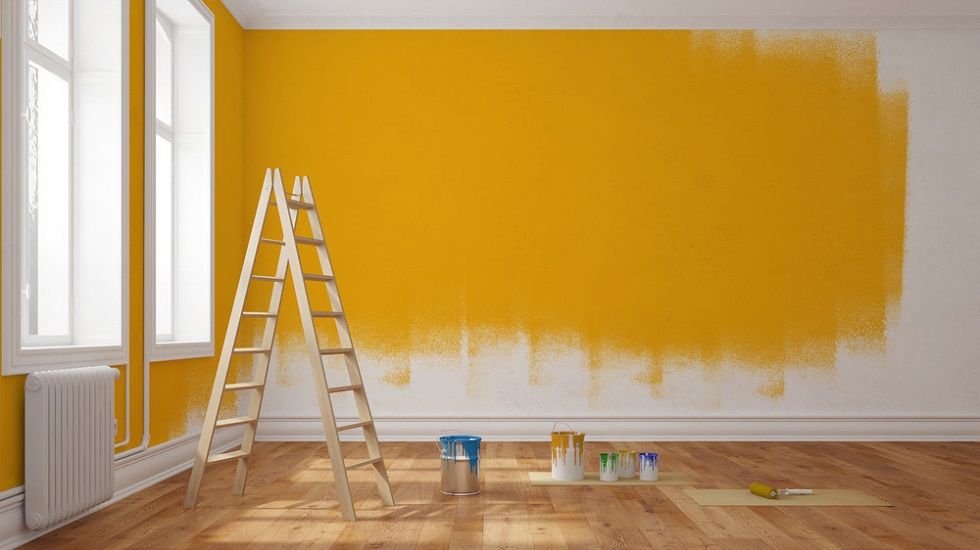 pinta las paredes Reforma de viviendas: ideas para las vacaciones de verano - Fotocasa Life - Cocinas, Decoración de verano, Planificación reforma, propósitos verano, Proyecto de reforma, reforma cocina, Reformar una vivienda, Reformas baños - Inspiración - El verano es el mejor momento para realizar alguna modificación en tu vivienda. Los días son más largos, si algo tiene que secarse con el calor lo hace antes y si estás de vacaciones, a lo mejor es el momento de animarte y hacer aquella reforma para volver a estrenar casa en septiembre. Desde la plataforma habitissimo te ofrecen una serie de ejemplos de proyectos que puedes hacer en casa durante tus vacaciones.