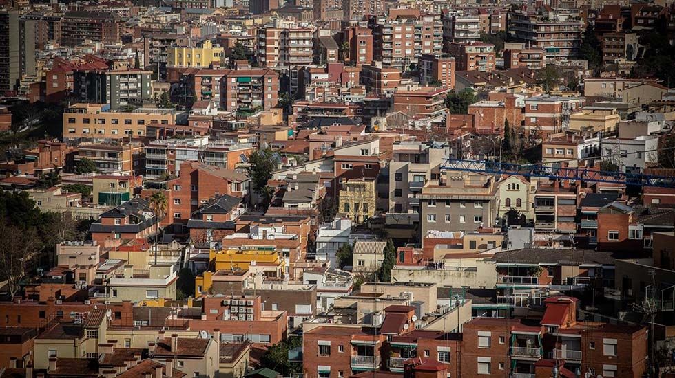 El sector inmobiliario español afronta la crisis con fortaleza, según CaixaBank Research