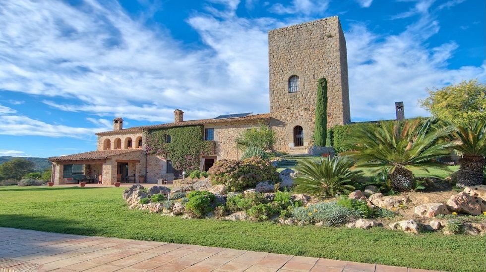 casa de piedra en la costa gerundense