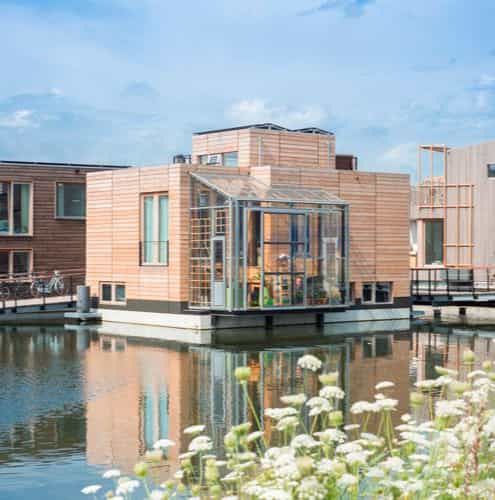 Vivir en una casa flotante o barco-casa: costes y obligaciones img273