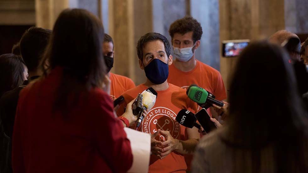 El Parlamento catalán aprueba limitar el precio del alquiler en Cataluña