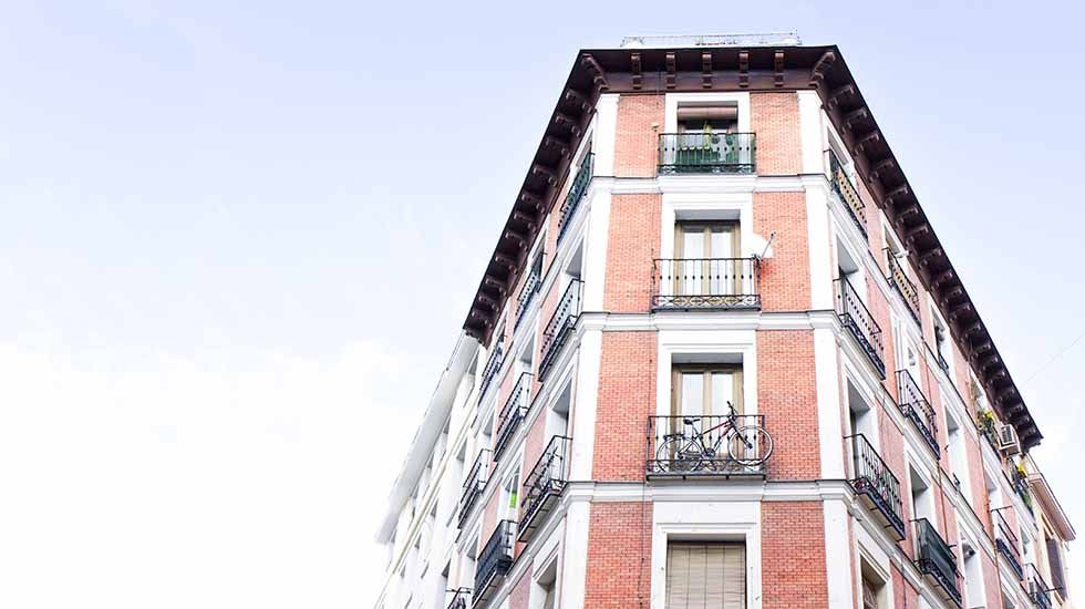 El precio de la compraventa de viviendas bajó un 7,3%, según los notarios