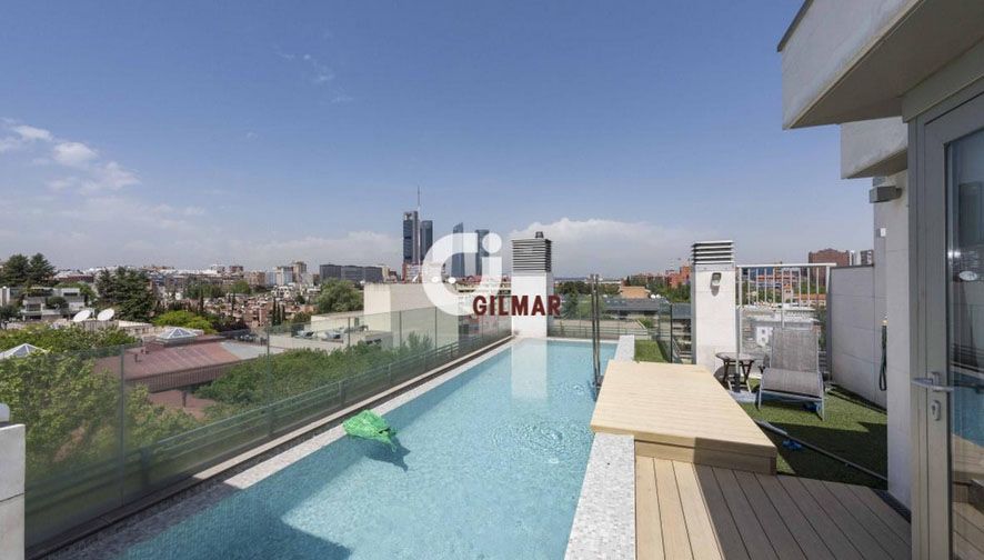 Ático en Barcelona con piscina