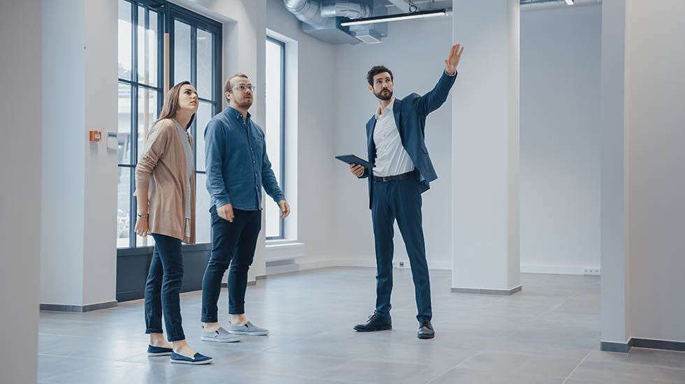 ¿Cuál es el rol del perito inmobiliario en la compraventa de viviendas?