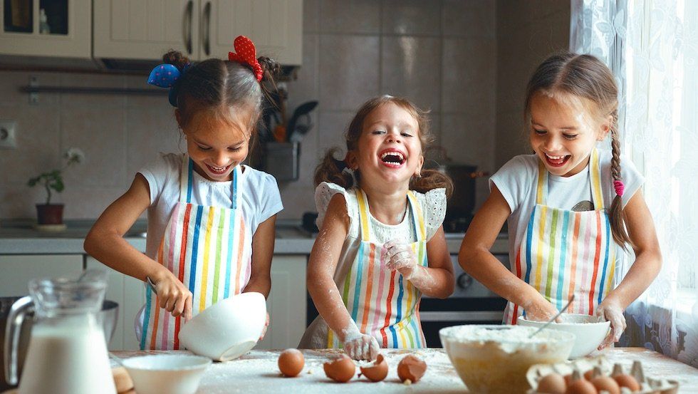 Cinco retos para hacer en casa en familia - Fotocasa Life Cocina con niños