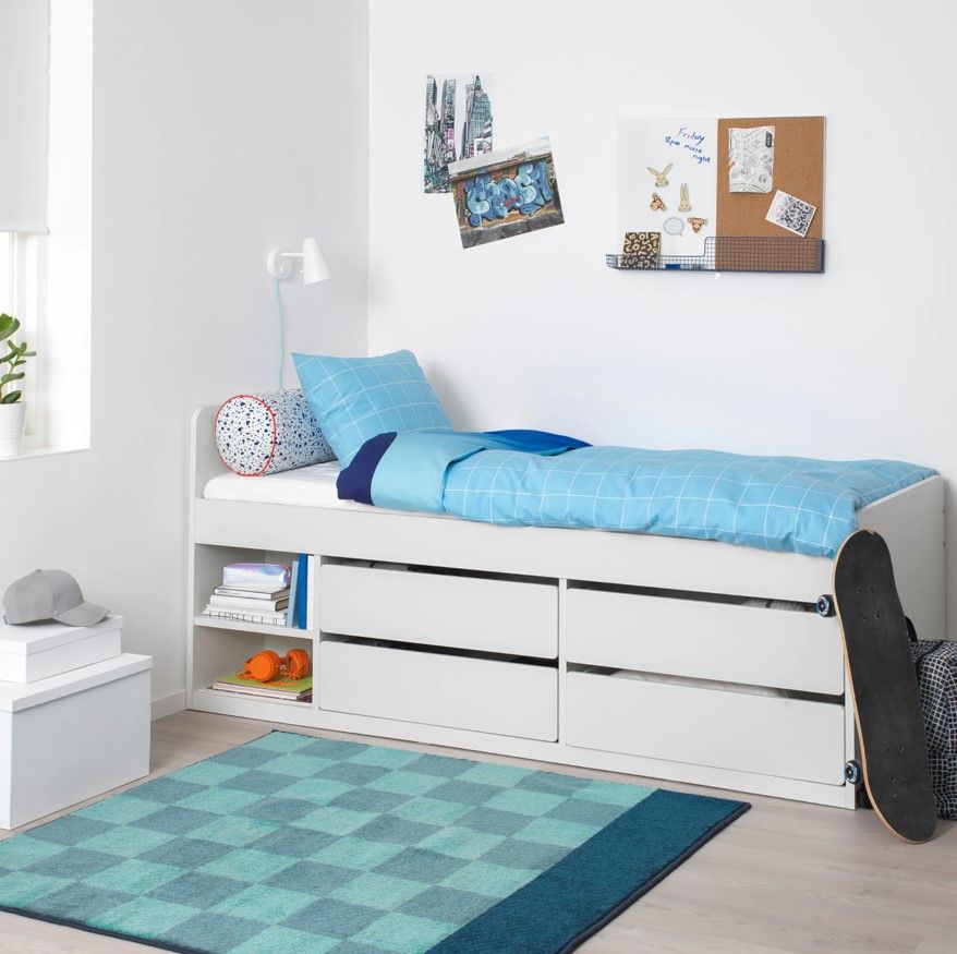 Las mejores ideas para tu cama de Ikea - Fotocasa Life - Decoración de dormitorios, Decoración minimalista, dormitorio, dormitorio infantil, dormitorios para descansar, Ikea - Decoración - Todo el mundo sabe que en Ikea se puede encontrar prácticamente cualquier cosa para el hogar. De hecho, hay muebles y accesorios para casa de la marca sueca que se han convertido en un must en cualquier casa que se precie. Una de las áreas en las que despunta la compañía es en todo lo relacionado con el sueño. En este post repasamos algunas de las cosas más interesantes que puedes encontrar para tu cama en Ikea.