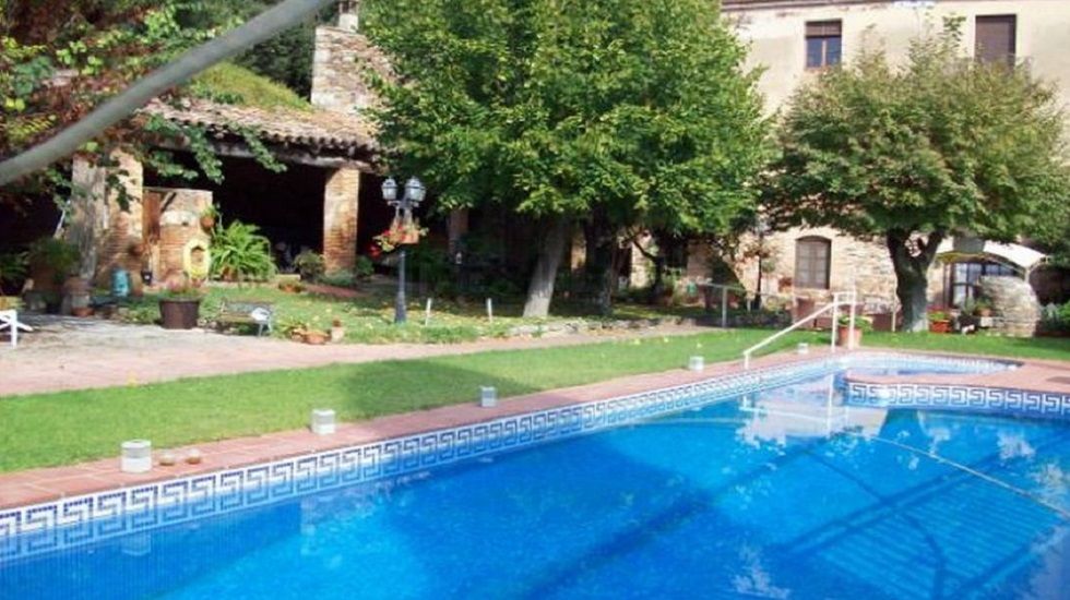 Casas rurales con piscina: mejores opciones de venta y alquiler en España - Fotocasa Life - Casa rural, Casas rurales, casas rurales con historia, comprar vivienda, compraventa de viviendas, vivienda alquiler - Compraventa, Inspiración - A continuación presentamos una selección de algunas de las mejores casas rurales con piscina privada donde a todos nos encantaría vivir o, por lo menos, alojarnos durante unos días.