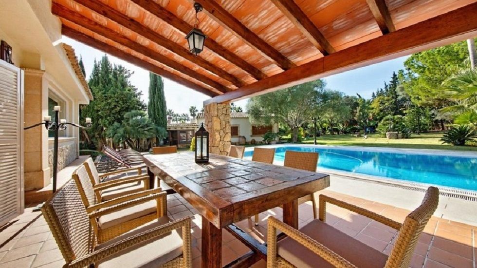 Casas rurales con piscina: mejores opciones de venta y alquiler en España - Fotocasa Life - Casa rural, Casas rurales, casas rurales con historia, comprar vivienda, compraventa de viviendas, vivienda alquiler - Compraventa, Inspiración - A continuación presentamos una selección de algunas de las mejores casas rurales con piscina privada donde a todos nos encantaría vivir o, por lo menos, alojarnos durante unos días.