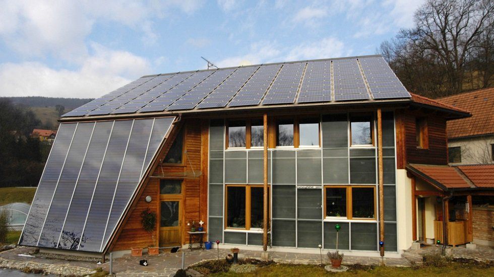 casa pasiva Passivhaus o casas pasivas, el futuro del ahorro energético - Fotocasa Life - casas, casas sostenibles, Construcción - Inspiración - Las passivhaus o casas pasivas son una tendencia al alza en el sector inmobiliario. Este tipo de viviendas sostenibles permiten mejorar el ahorro energético gracias a su tipo de construcción. Optar por una passivhaus es una apuesta de futuro que repercute positivamente tanto en quien vive en ella como en su entorno.
