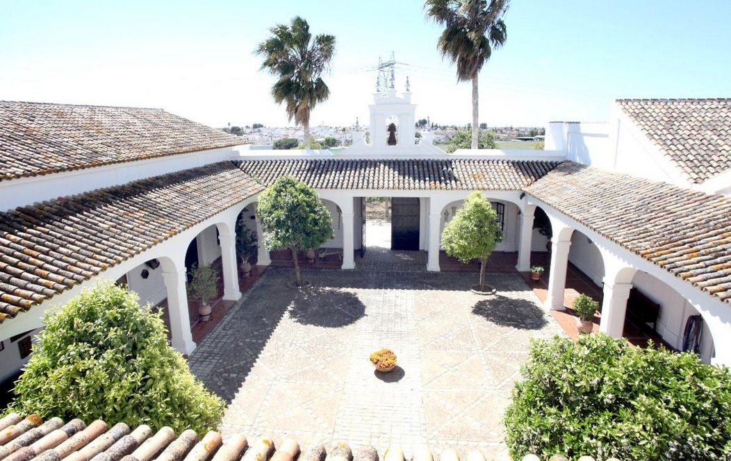 Finca de recreo con patio de lujo