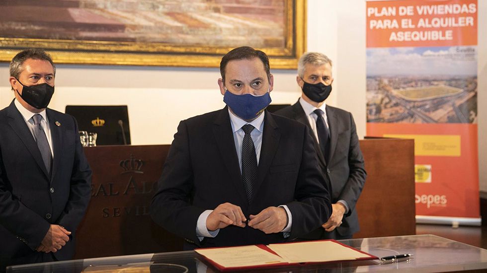 Ábalos reafirma el compromiso del Gobierno «con la vivienda social en toda España»