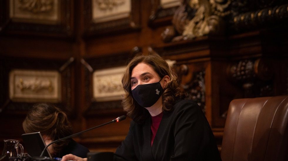 Colau plantea ampliar y mejorar el parque de alquiler social y asequible