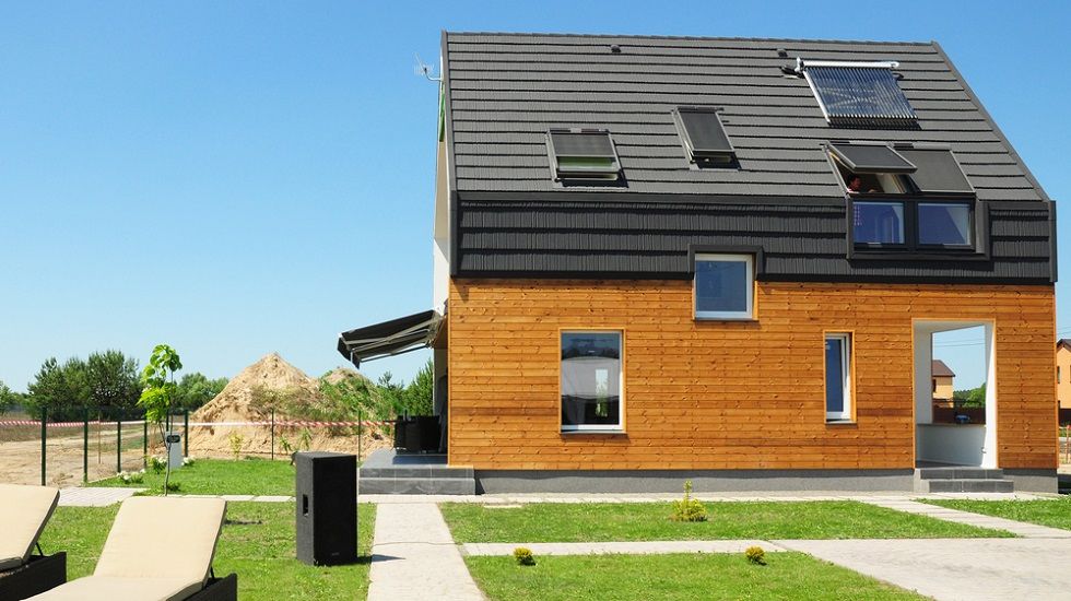 Cinco dudas frecuentes sobre las viviendas Passivhaus que conviene conocer - Fotocasa Life - Ahorro energético, casas pasivas, Certificado energético, Construcción de viviendas, Consumo de energía, Rehabilitación energética - Energía - En 1996 nace el Passivhaus Institut en Darmstadt (Alemania), entidad gestora de los certificados para casas pasivas. Para que este organismo conceda este reconocimiento, es necesario cumplir con estos cuatro requisitos: