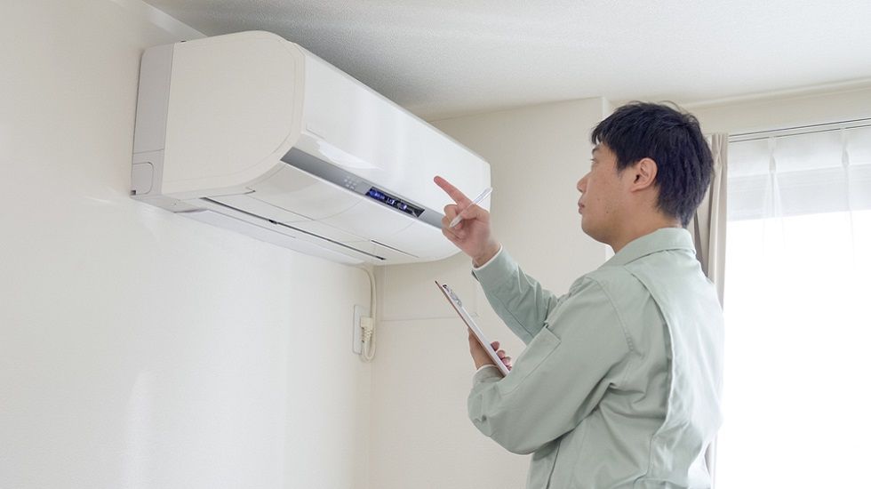 avería de electrodomesticos ¿Cubren los seguros del hogar los siniestros más comunes que ocurren en casa? - Fotocasa Life - averías, coberturas seguro hogar, Electrodomésticos, seguro de hogar - Seguridad - Cuando uno se plantea la conveniencia de contratar o no un seguro del hogar, en realidad, lo que muchas veces nos ocurre es que contratamos un seguro del hogar y nos olvidamos de él hasta que se produce un siniestro. Y quizá en ese momento nos damos cuenta de que cuando contratamos el seguro no prestamos demasiada atención a las coberturas y, por tanto, no adquirimos un producto ajustado a lo que nuestro hogar y nosotros mismos necesitamos.